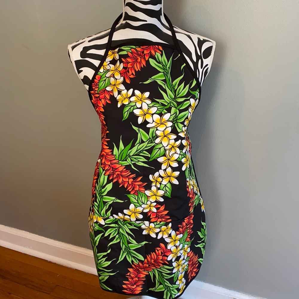 Reversible women’s apron made in Hawaii